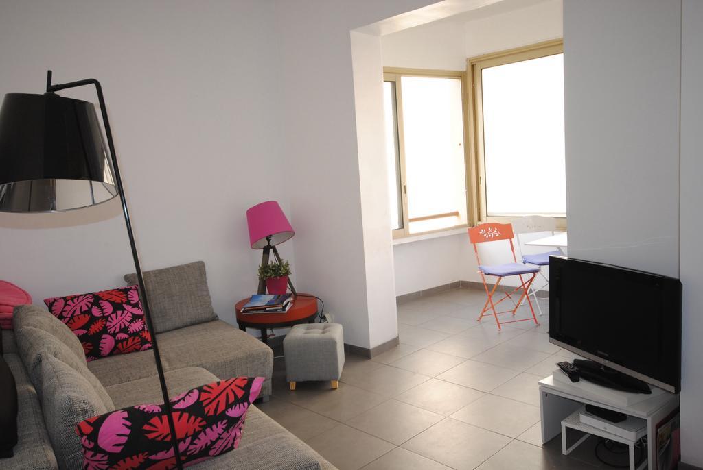 Etoile Yourhosthelper Cannes
